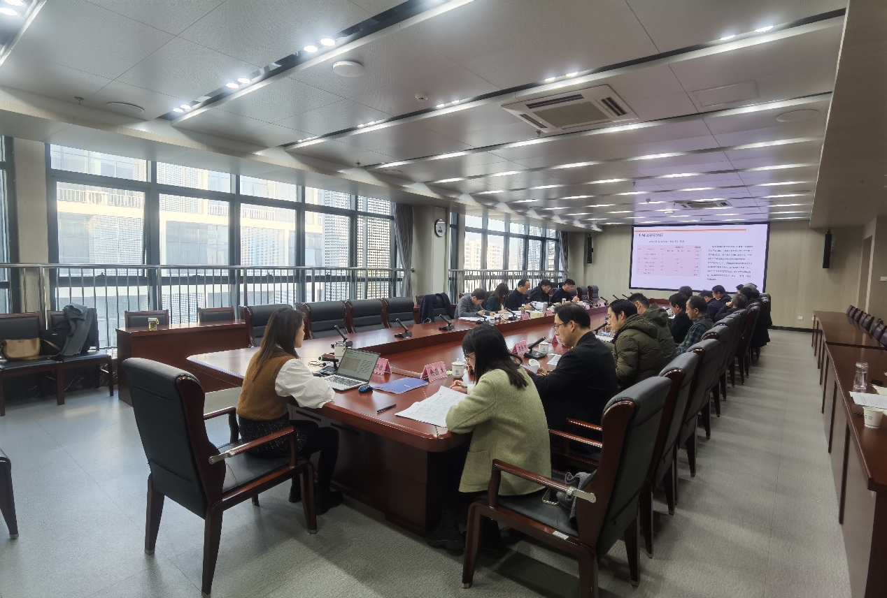 �����I���g�WԺ���Ϸ��F·���̌WУ��������Դ���g�WУ��У�ϲ��Q�������������L�U�u��